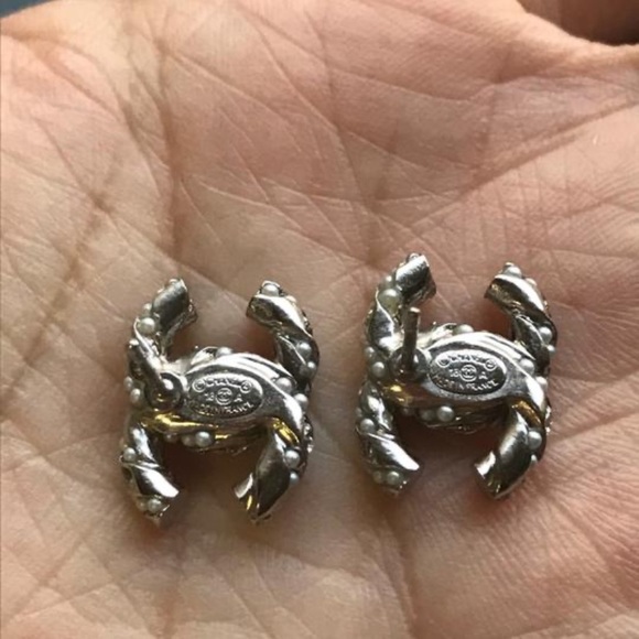 Chanel Cc Stud Earrings - Picture 11 of 15